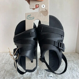 New Chaco Kids Black Sandals Size 2 For Beach or pool